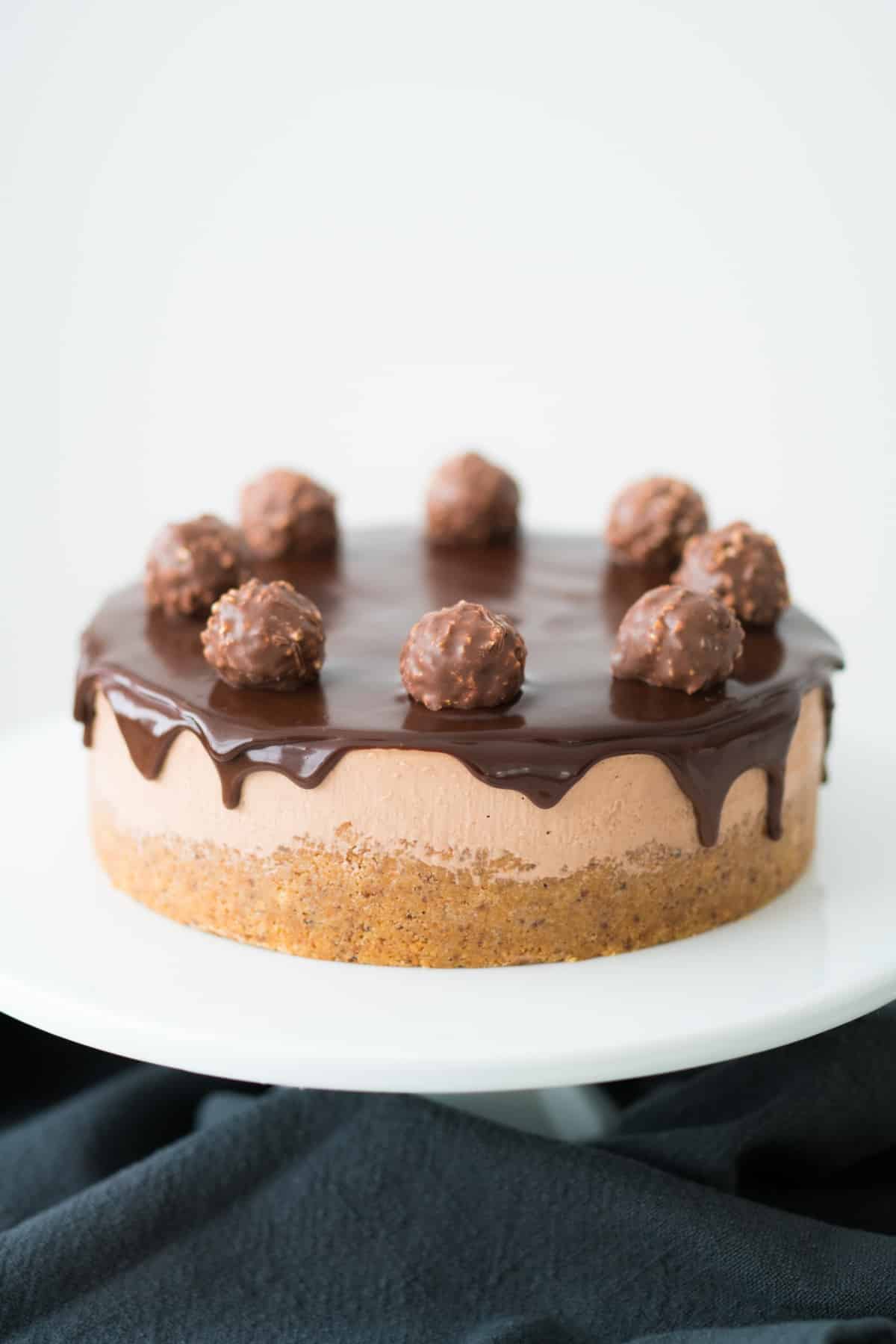 Bolo Gelado de Creme de Avelãs com Bombons