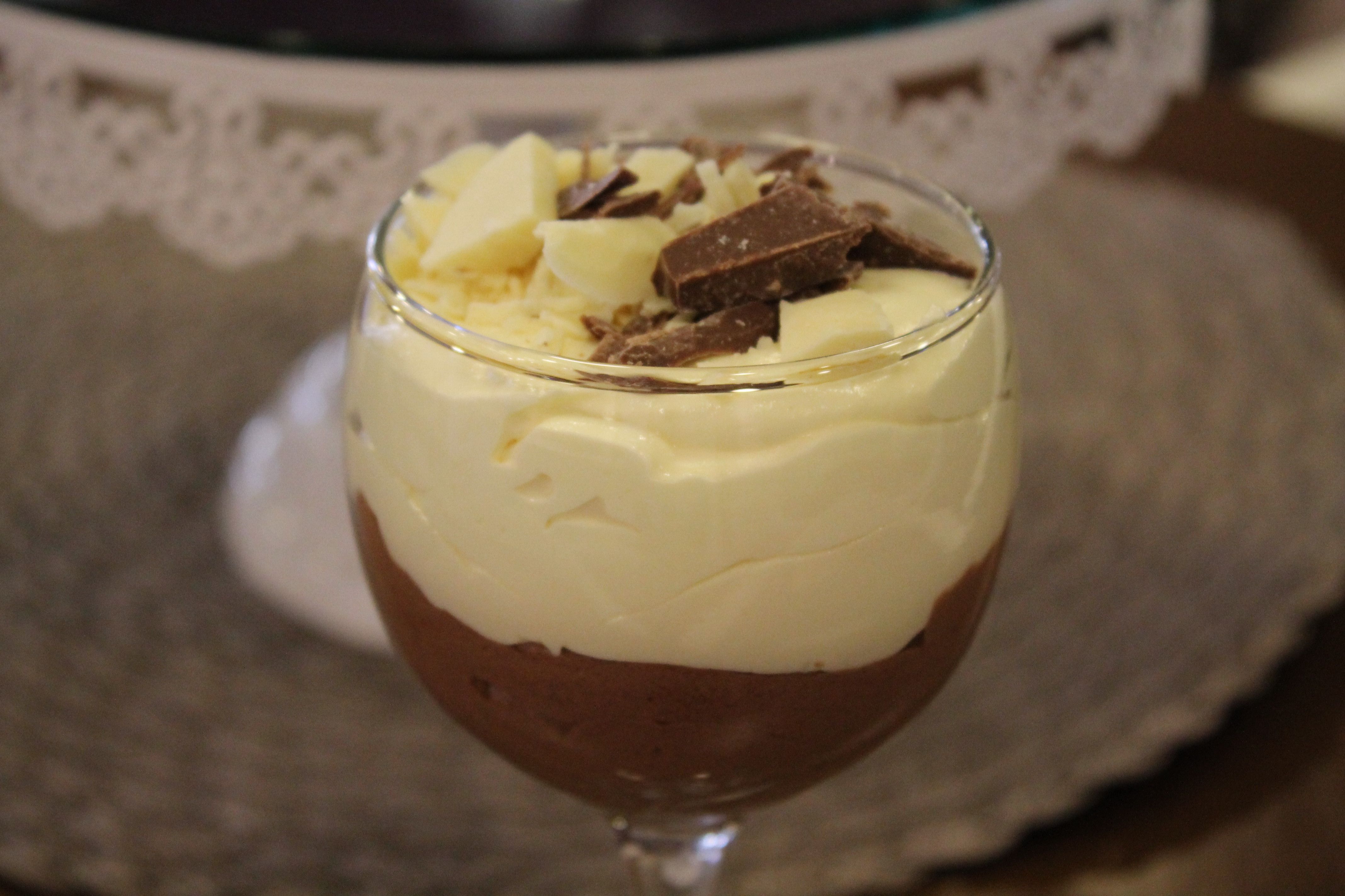 Mousse de Chocolate com Castanhas