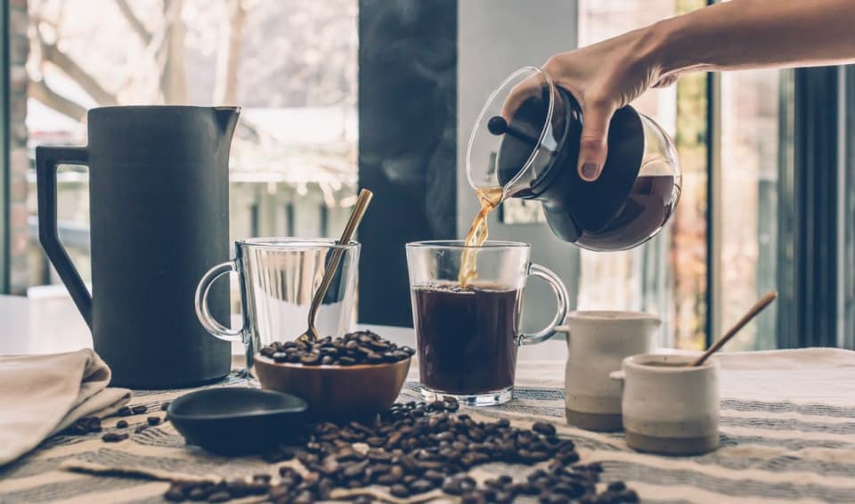 Preparar um café é uma tarefa simples, mas é preciso alguns cuidados para que a bebida fique saborosa e no ponto certo.