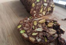 Salame de Chocolate e Pistachos